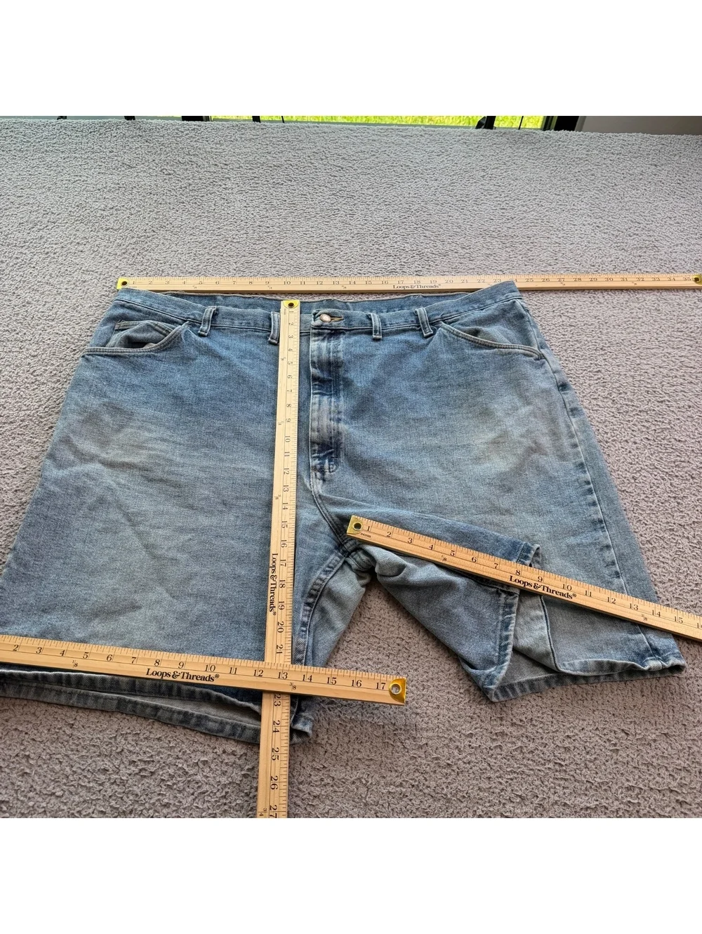 Wrangler Men’s Size 48 Light Wash Denim Jorts Big Tall Raw Hem Jean Shorts